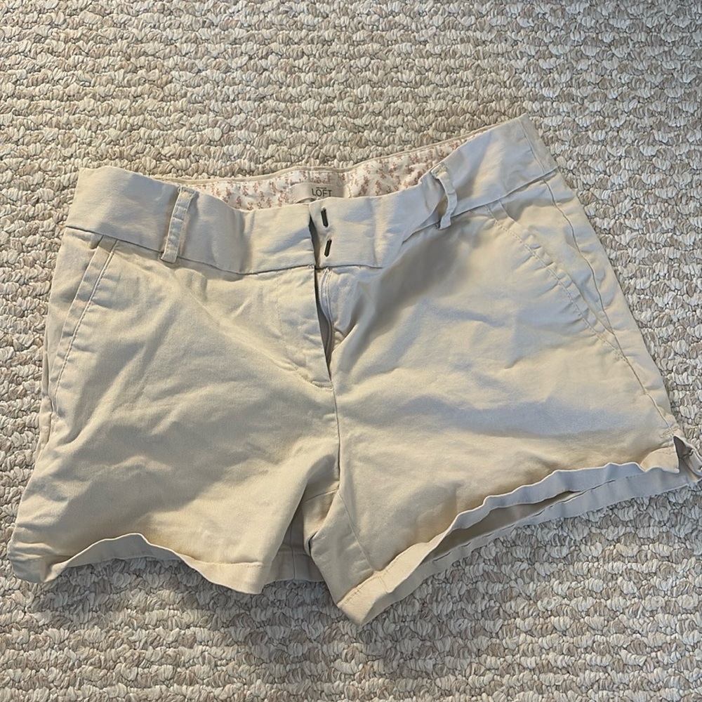 Loft Riviera 4” short - khakis